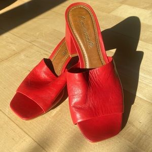 L’Intervalle Red Low Heels